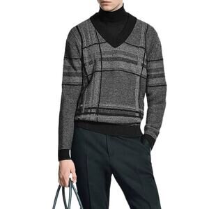 NWOT HUGO BOSS Sweater L Grey-Black Virgin Wool Plaid V-Neck Logo-Tab “Lanci”